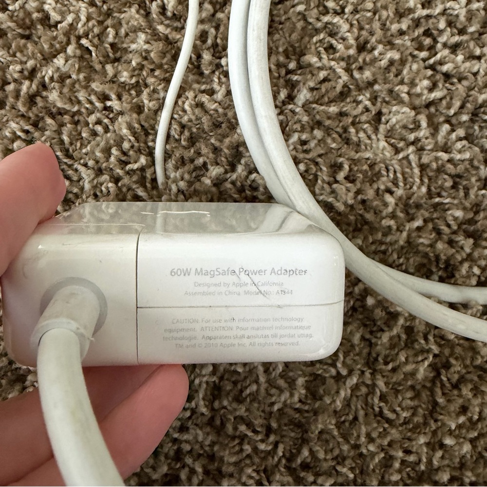 2009 Apple MacBook Charger - Picture 4 of 5
